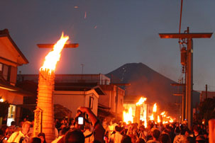 吉田の火祭りバスツアーのイメージ