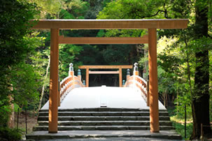 三重県にある「伊勢神宮」を参拝するツアー