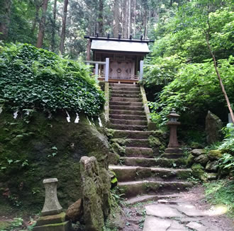 御岩大権現、奥宮かびれ大神宮は水戸藩の祈願所として定められ藩主は代々参拝するのを常例とされていました
