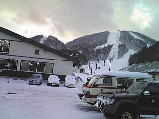 駐車場よりスキー場