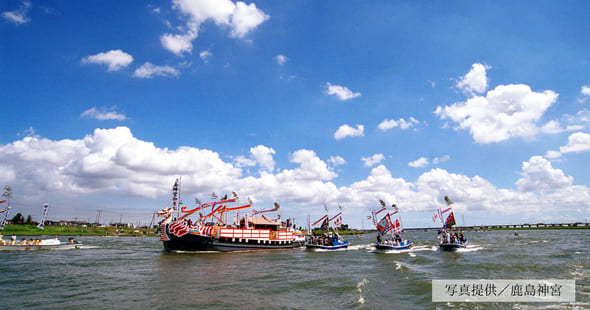 香取神宮側で船を迎える御迎祭(日帰り) 