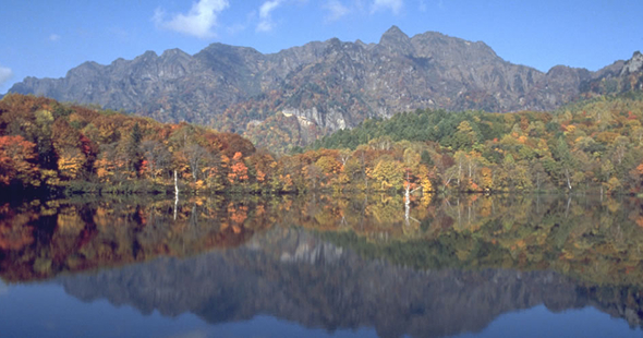 戸隠鏡池ハイキングツアー