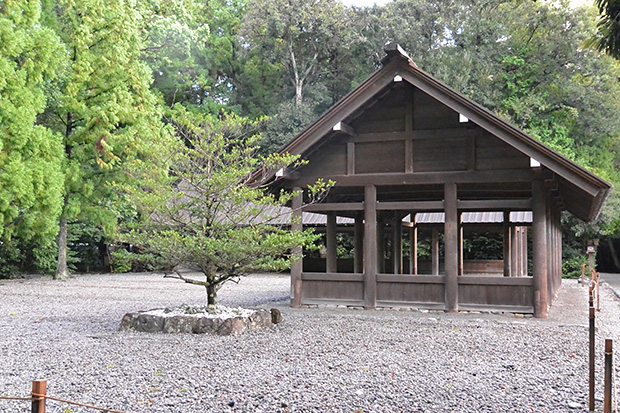 伊勢神宮外宮・九丈殿と五丈殿