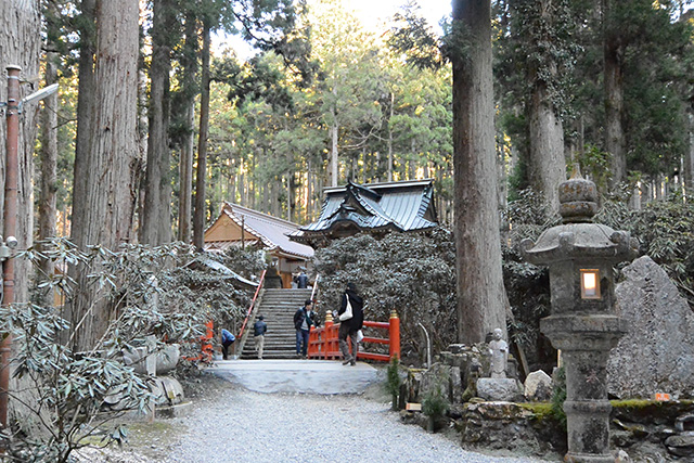 御岩神社