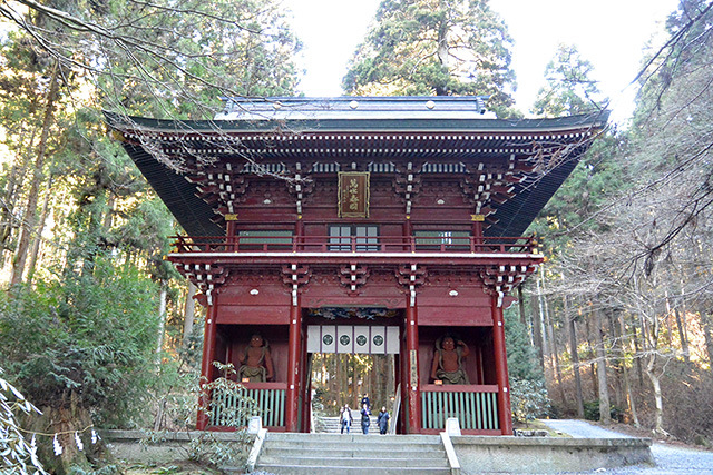 御岩神社・楼門（大仁王門）