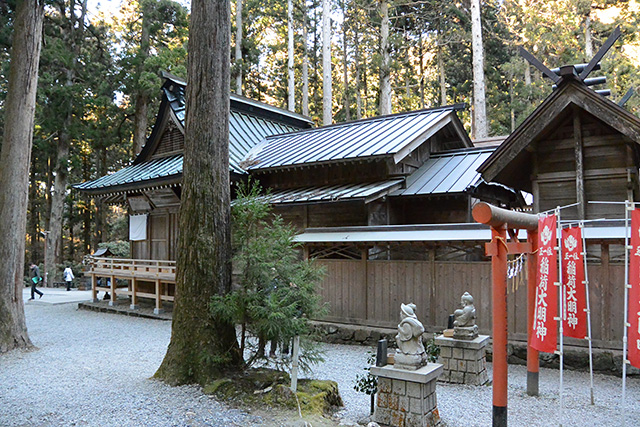 御岩神社・稲荷大明神