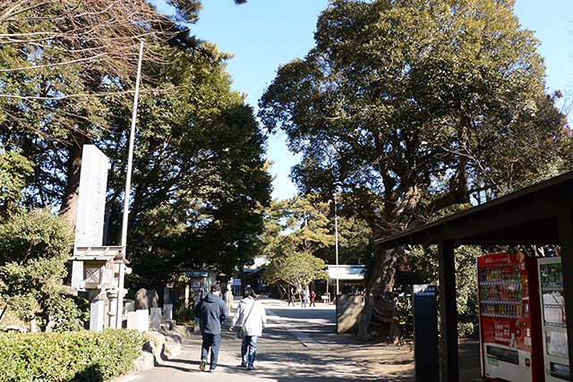 大洗磯前神社・参拝者休憩所の前