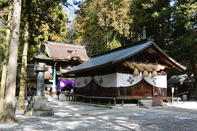 下社・春宮「神楽殿」