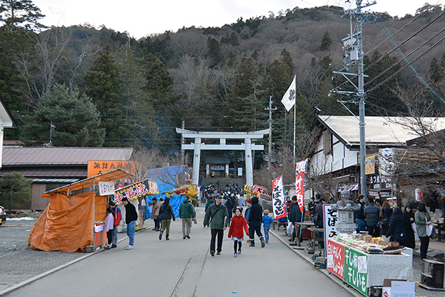 上社・本宮の参道