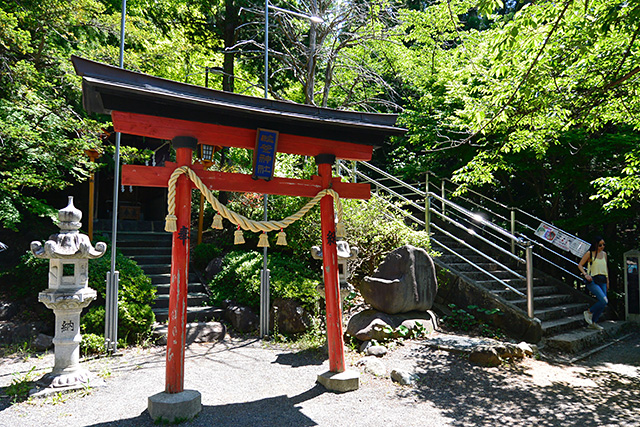 新倉富士浅間神社・咲くや姫階段