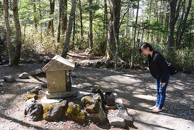 ついに来た 日本三大金運神社の1つ新屋山神社 奥宮参拝バスツアー 国内の観光名所 観光地 スポット情報 四季の旅シキタビブログ