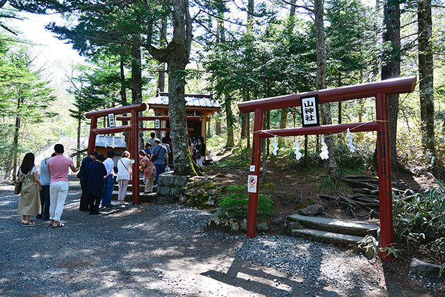 新屋山神社・奥宮