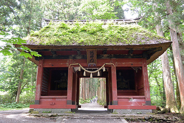 戸隠神社・随神門