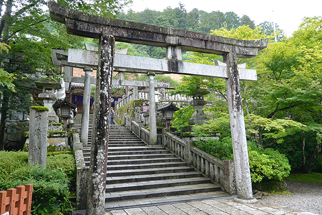 古峯神社の鳥居