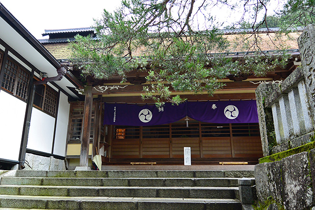 古峯神社、社殿へ