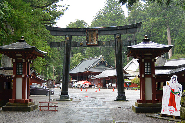 二荒山神社・唐銅（からかね）鳥居