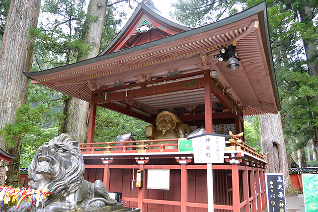 二荒山神社・神楽殿