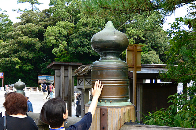 伊勢神宮・宇治橋の2番目の擬宝珠