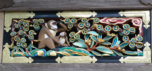 神厩舎の猿の彫刻