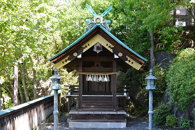 末社・龍蛇神社