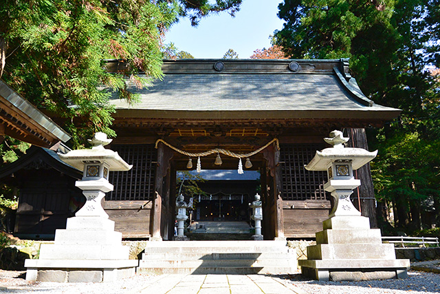 河口浅間神社の随神門