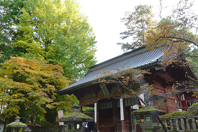 北口本宮冨士浅間神社の随神門