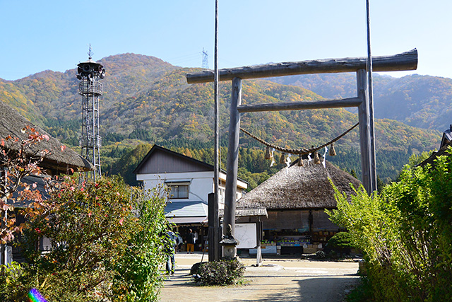 大内宿・街道の高倉神社の鳥居