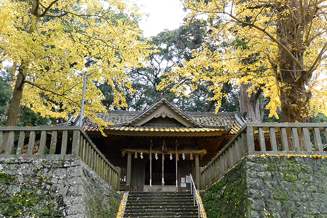 事任八幡宮・拝殿