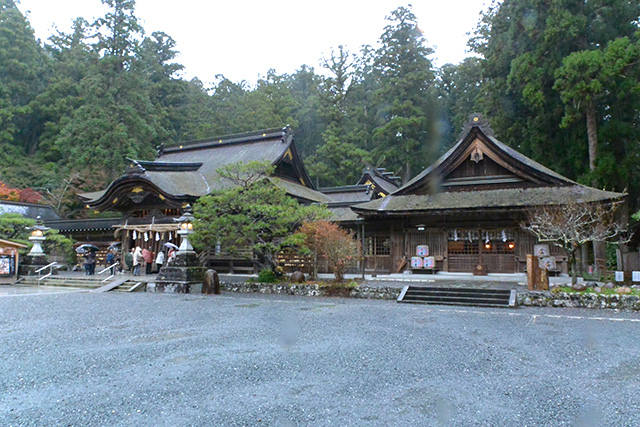 小國神社・拝殿と神徳殿