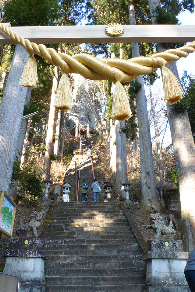 中之嶽神社・入り口