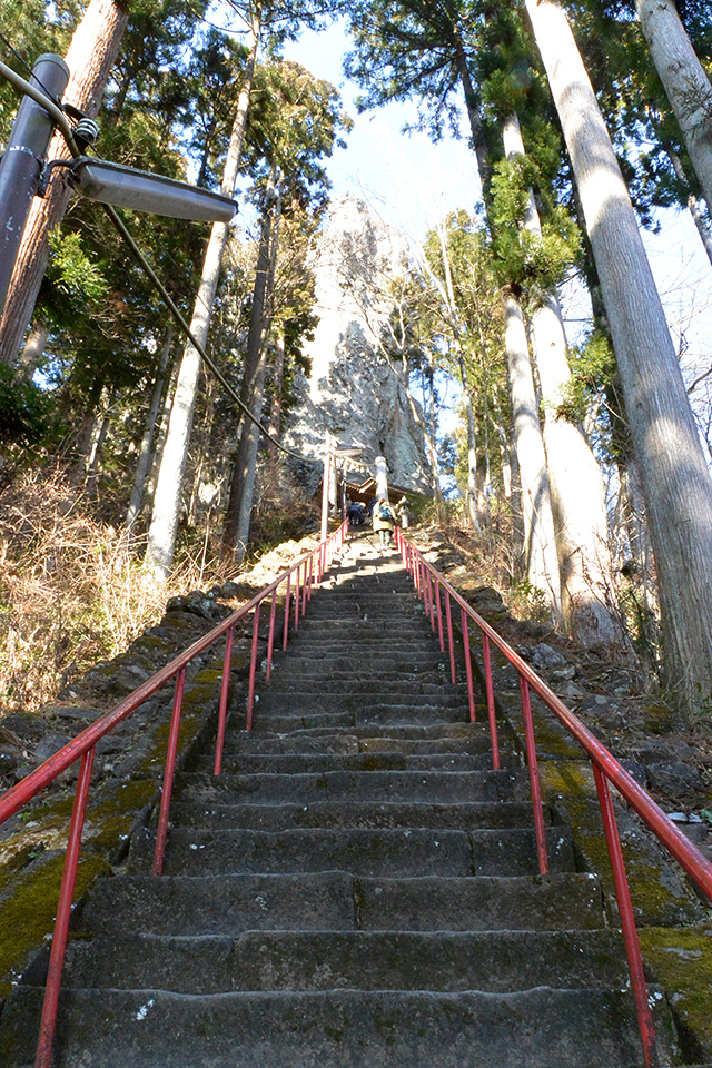 中之嶽神社へ