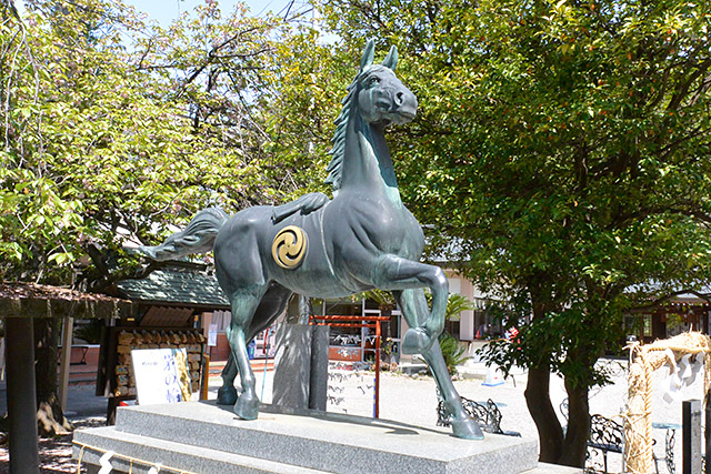 進雄神社・神馬（しんめ）