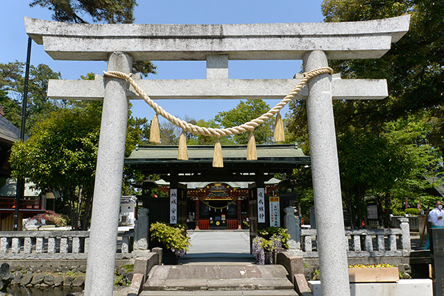 二の鳥居と中門