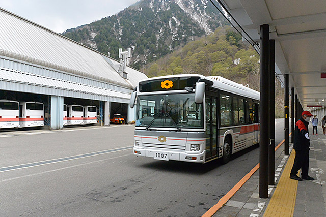 関電トンネル電気バス