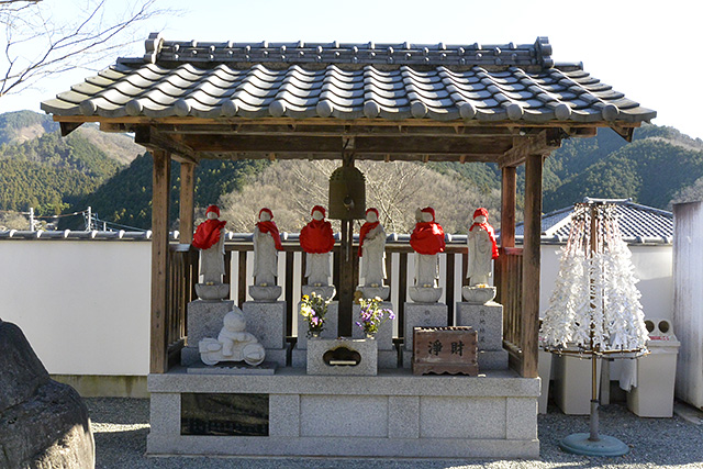 宝徳寺・六地蔵