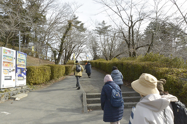 宝登山麓駅へ