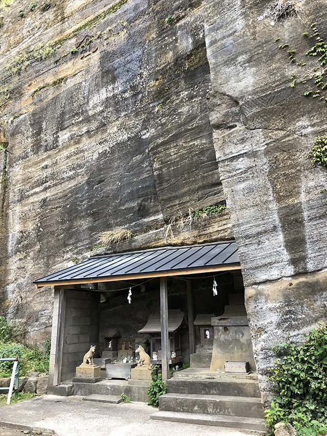 諏訪神社・稲荷神社