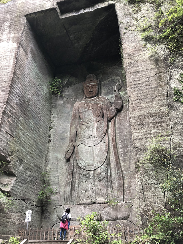 鋸山日本寺・百尺観音