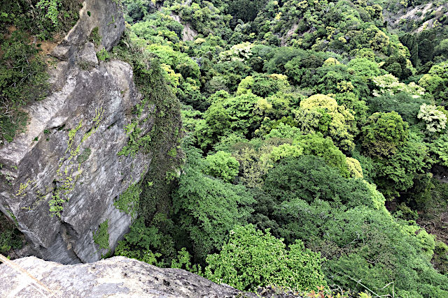 鋸山日本寺・地獄のぞき