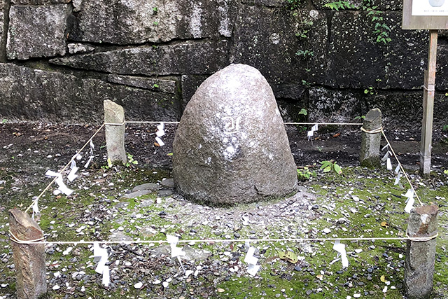 泉神社の厄割玉