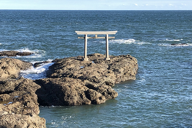 神磯の鳥居