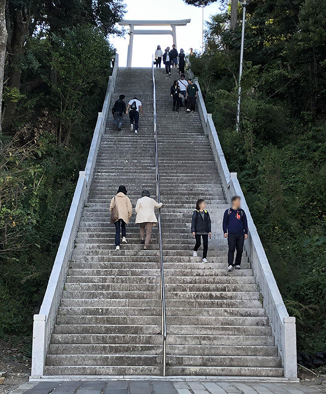 二の鳥居からの階段