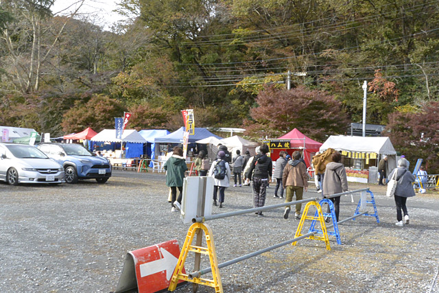 花貫渓谷・駐車場