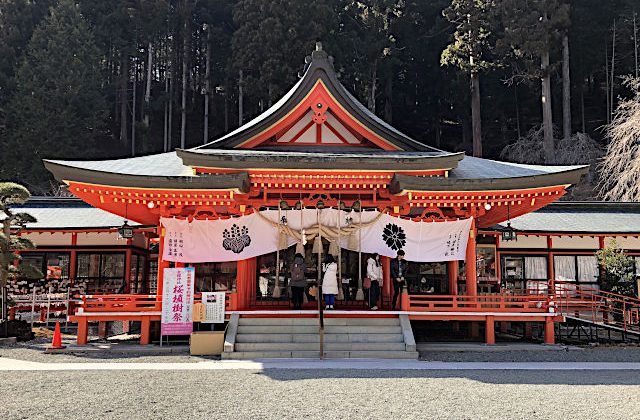 金櫻神社・拝殿