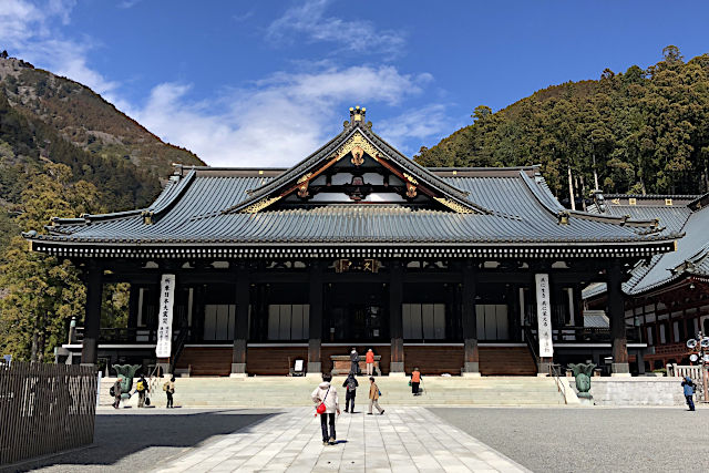 見延山久遠寺・本堂