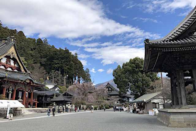 身延山久遠寺