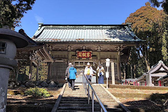 奥之院思親閣・仁王門