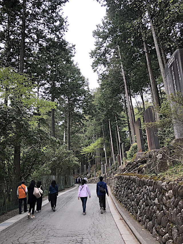 三峯神社・参道