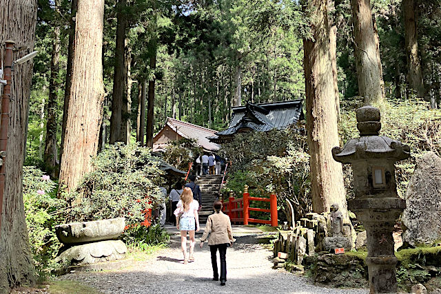 御岩神社