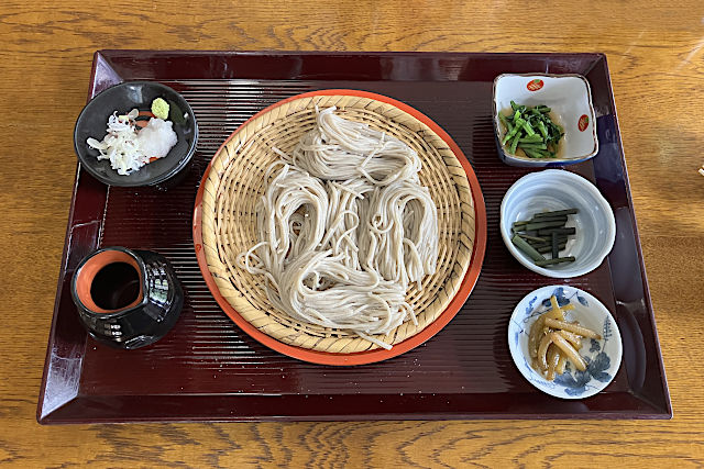 岩戸屋で昼食